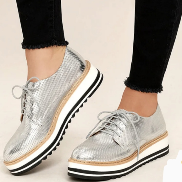 Steve Madden Shoes - Oxfords Steve Madden Greco Platform Lace-up Silver Shoes Size 6.5